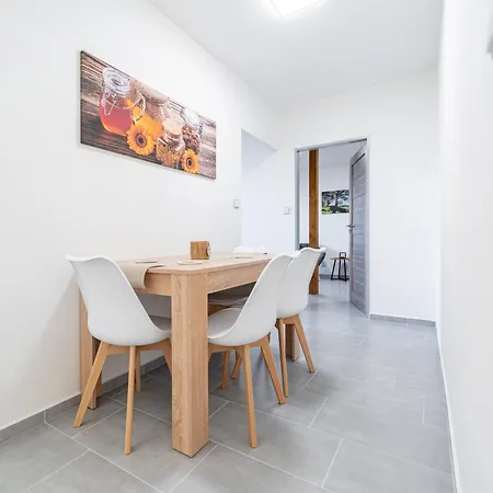 Apartmany Tera Miletin Exterior photo